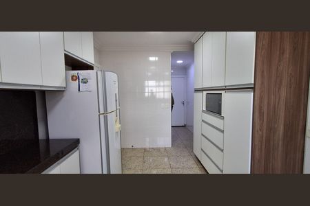 Apartamento à venda com 130m², 3 quartos e 3 vagas Apartamento à venda com 130m², 3 quartos e 3 vagasCozinha