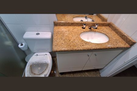 Apartamento à venda com 130m², 3 quartos e 3 vagas Apartamento à venda com 130m², 3 quartos e 3 vagasBanheiro Suíte 2