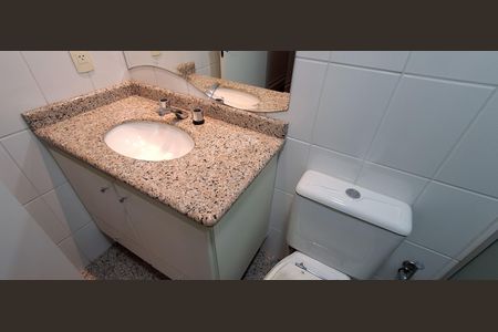 Apartamento à venda com 130m², 3 quartos e 3 vagas Apartamento à venda com 130m², 3 quartos e 3 vagasBanheiro Suíte 1