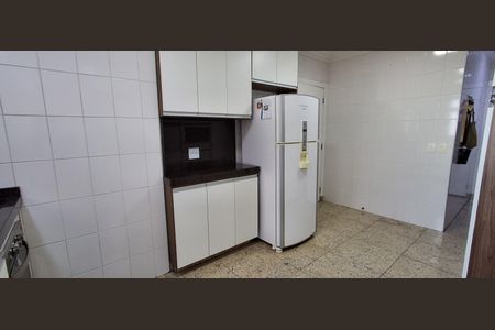 Apartamento à venda com 130m², 3 quartos e 3 vagas Apartamento à venda com 130m², 3 quartos e 3 vagasCozinha