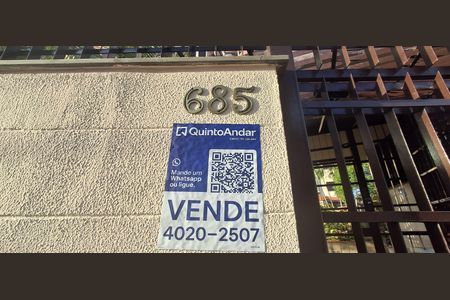 Apartamento à venda com 130m², 3 quartos e 3 vagas Apartamento à venda com 130m², 3 quartos e 3 vagasPlaquinha