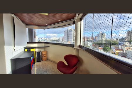 Apartamento à venda com 130m², 3 quartos e 3 vagas Apartamento à venda com 130m², 3 quartos e 3 vagasVaranda