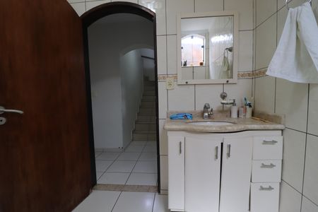 Casa à venda com 200m², 4 quartos e 3 vagasBanheiro 2