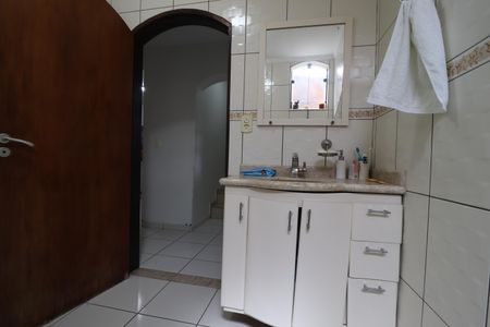 Casa à venda com 200m², 4 quartos e 3 vagasBanheiro 2