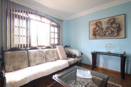 Casa à venda com 200m², 4 quartos e 3 vagasSala 2