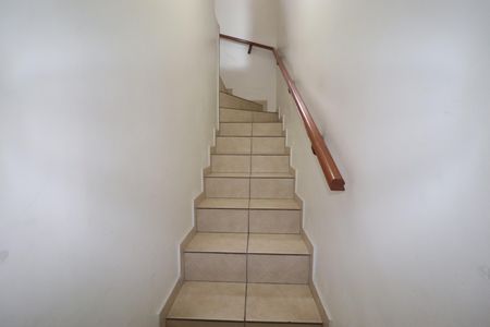 Casa à venda com 200m², 4 quartos e 3 vagasEscada