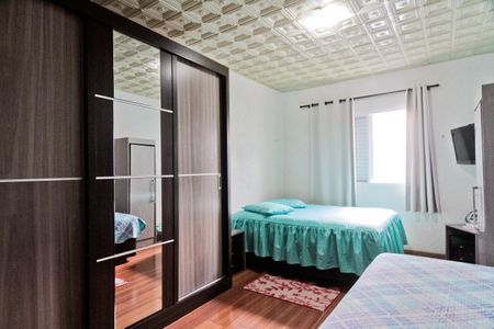 Casa à venda com 336m², 4 quartos e 3 vagas Casa à venda com 336m², 4 quartos e 3 vagasCasa 2 - quarto 2