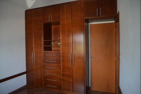 Casa à venda com 236m², 3 quartos e 6 vagasQuarto 1