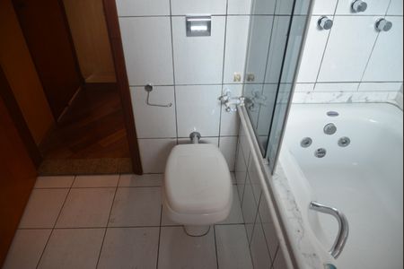 Casa à venda com 236m², 3 quartos e 6 vagasBanheiro da Suíte