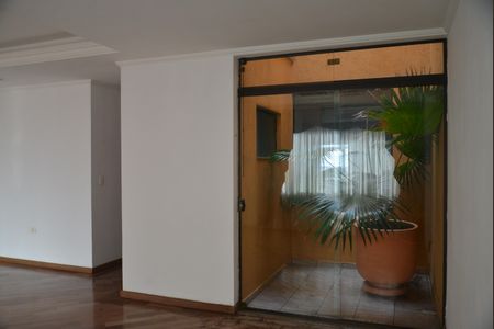 Casa à venda com 236m², 3 quartos e 6 vagasSala