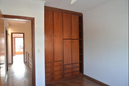 Casa à venda com 236m², 3 quartos e 6 vagasQuarto 2