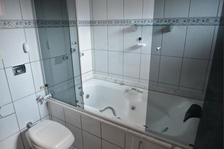 Casa à venda com 236m², 3 quartos e 6 vagasBanheiro da Suíte