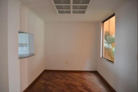 Casa à venda com 236m², 3 quartos e 6 vagasSala