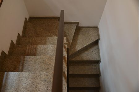 Casa à venda com 236m², 3 quartos e 6 vagasEscada