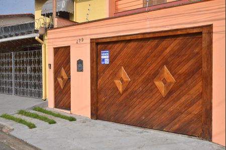 Casa à venda com 236m², 3 quartos e 6 vagasPlaca