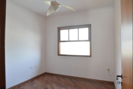 Casa à venda com 236m², 3 quartos e 6 vagasQuarto 2