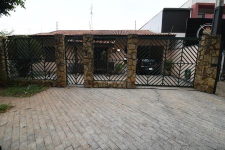 Casa à venda com 120m², 4 quartos e 2 vagasFachada