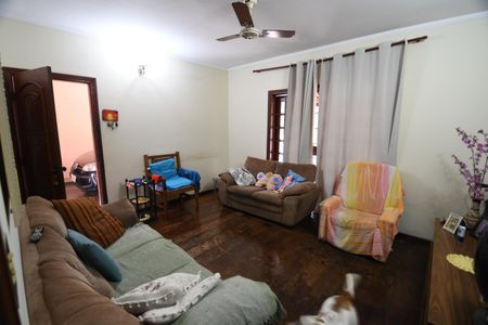 Casa à venda com 120m², 4 quartos e 2 vagasSala