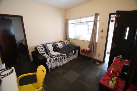 Casa à venda com 120m², 4 quartos e 2 vagasEdícula - Sala