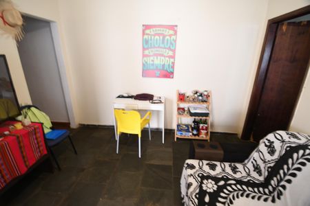 Casa à venda com 120m², 4 quartos e 2 vagasEdícula - Sala