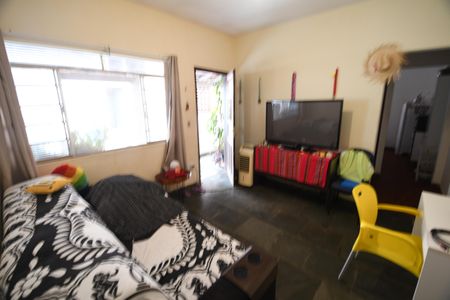 Casa à venda com 120m², 4 quartos e 2 vagasEdícula - Sala