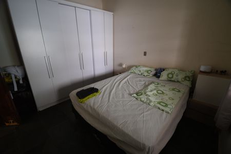 Casa à venda com 120m², 4 quartos e 2 vagasEdícula - Quarto