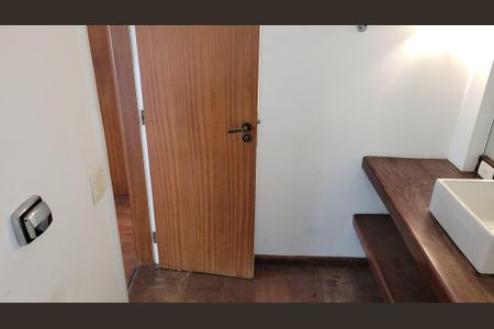 Apartamento à venda com 110m², 3 quartos e 1 vaga Apartamento à venda com 110m², 3 quartos e 1 vagaBanheiro da Suíte 1