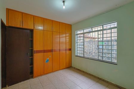 Casa à venda com 208m², 3 quartos e 2 vagasQuarto 2