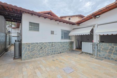 Casa à venda com 208m², 3 quartos e 2 vagasVaranda