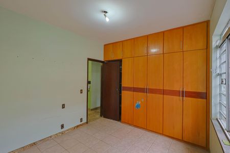 Casa à venda com 208m², 3 quartos e 2 vagasQuarto 2
