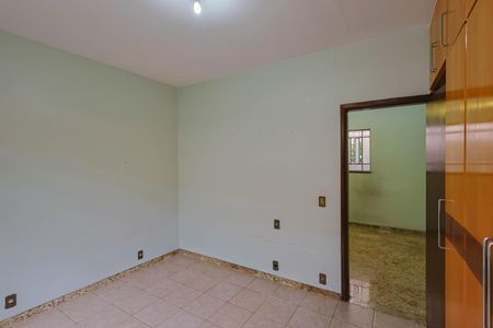 Casa à venda com 208m², 3 quartos e 2 vagasQuarto 2