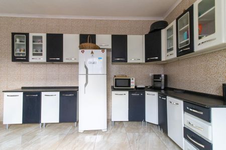 Casa à venda com 250m², 3 quartos e 2 vagas Casa à venda com 250m², 3 quartos e 2 vagasCozinha