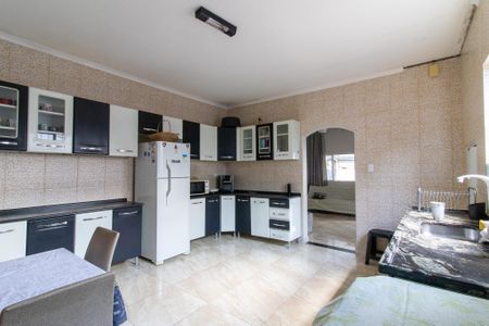 Casa à venda com 250m², 3 quartos e 2 vagas Casa à venda com 250m², 3 quartos e 2 vagasCozinha