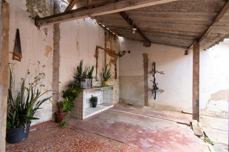 Casa à venda com 250m², 3 quartos e 2 vagas Casa à venda com 250m², 3 quartos e 2 vagasÁrea comum