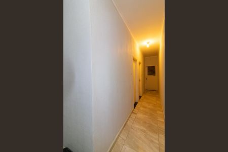 Casa à venda com 250m², 3 quartos e 2 vagas Casa à venda com 250m², 3 quartos e 2 vagasCorredor