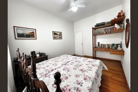 Casa à venda com 503m², 4 quartos e 3 vagas Casa à venda com 503m², 4 quartos e 3 vagasQuarto 3