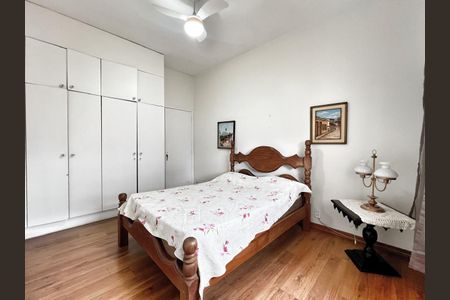 Casa à venda com 503m², 4 quartos e 3 vagas Casa à venda com 503m², 4 quartos e 3 vagasSuíte 1