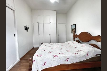 Casa à venda com 503m², 4 quartos e 3 vagas Casa à venda com 503m², 4 quartos e 3 vagasSuíte 1