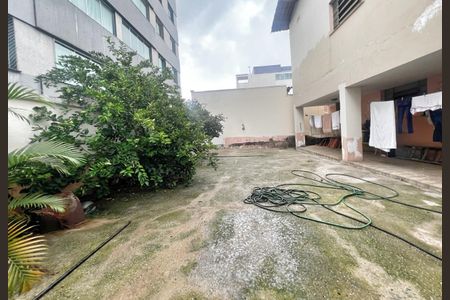 Casa à venda com 503m², 4 quartos e 3 vagas Casa à venda com 503m², 4 quartos e 3 vagasÁrea comum