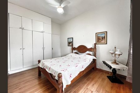 Casa à venda com 503m², 4 quartos e 3 vagas Casa à venda com 503m², 4 quartos e 3 vagasSuíte 1