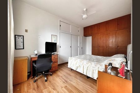 Casa à venda com 503m², 4 quartos e 3 vagas Casa à venda com 503m², 4 quartos e 3 vagasSuíte 2