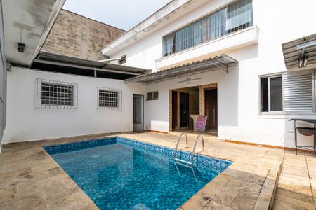 Casa à venda com 390m², 5 quartos e 4 vagas Casa à venda com 390m², 5 quartos e 4 vagasPiscina
