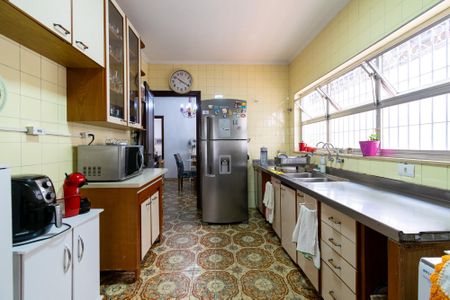 Casa à venda com 390m², 5 quartos e 4 vagas Casa à venda com 390m², 5 quartos e 4 vagasCozinha