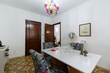 Casa à venda com 390m², 5 quartos e 4 vagas Casa à venda com 390m², 5 quartos e 4 vagasSala de Jantar