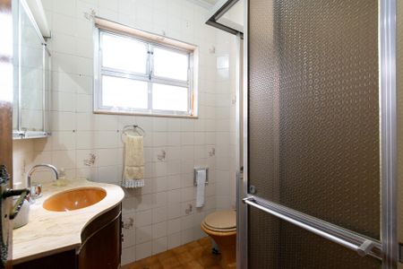 Casa à venda com 390m², 5 quartos e 4 vagas Casa à venda com 390m², 5 quartos e 4 vagasBanheiro Social