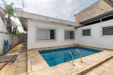 Casa à venda com 390m², 5 quartos e 4 vagas Casa à venda com 390m², 5 quartos e 4 vagasPiscina