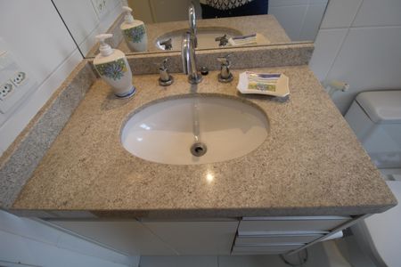 Apartamento à venda com 81m², 2 quartos e 1 vagaBanheiro da Suíte 1