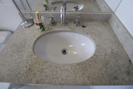 Apartamento à venda com 81m², 2 quartos e 1 vagaBanheiro da Suíte 2