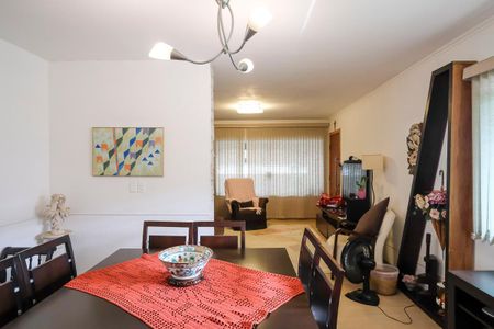 Casa à venda com 162m², 3 quartos e 3 vagasSala