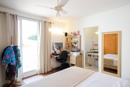 Casa à venda com 162m², 3 quartos e 3 vagasSuíte